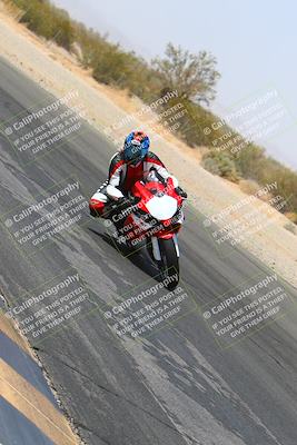 media/Mar-28-2022-Superbike Trackdays (Mon) [[b8603d0f67]]/Open Track Time/Turn 3 Inside/